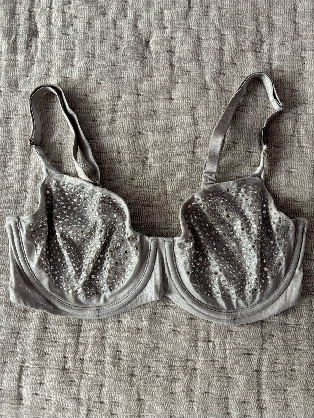 Victoria's Secret Dream Angels Silver Rhinestone unpadded Bra 34D NWT